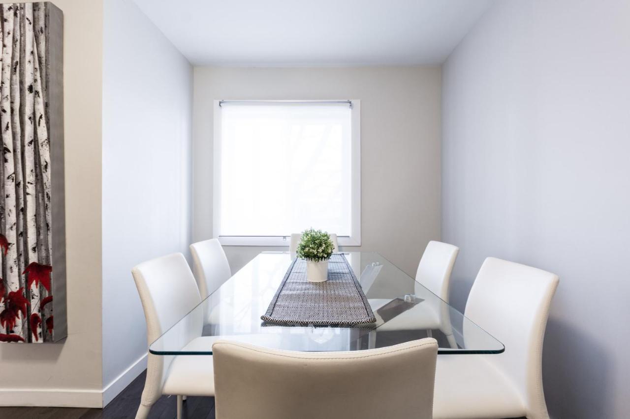 Spacious 3 Bdrm Home Near Downtownオタワ エクステリア 写真