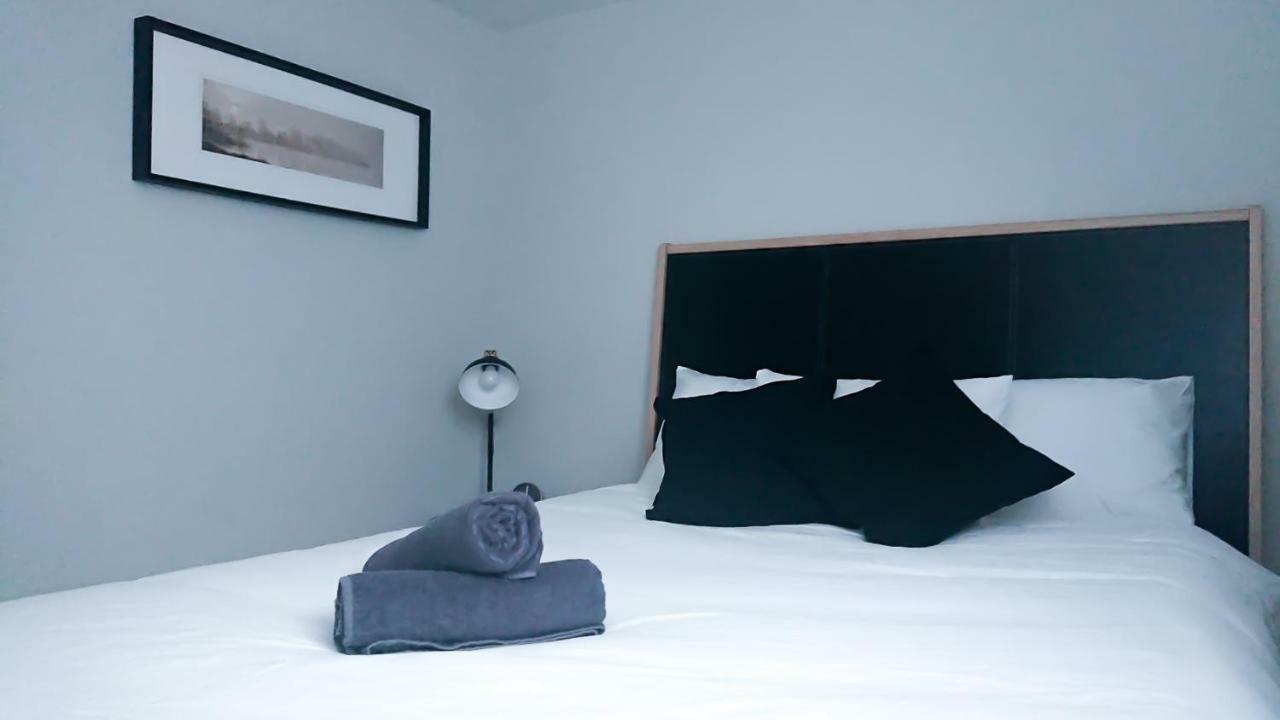 Spacious 3 Bdrm Home Near Downtownオタワ エクステリア 写真